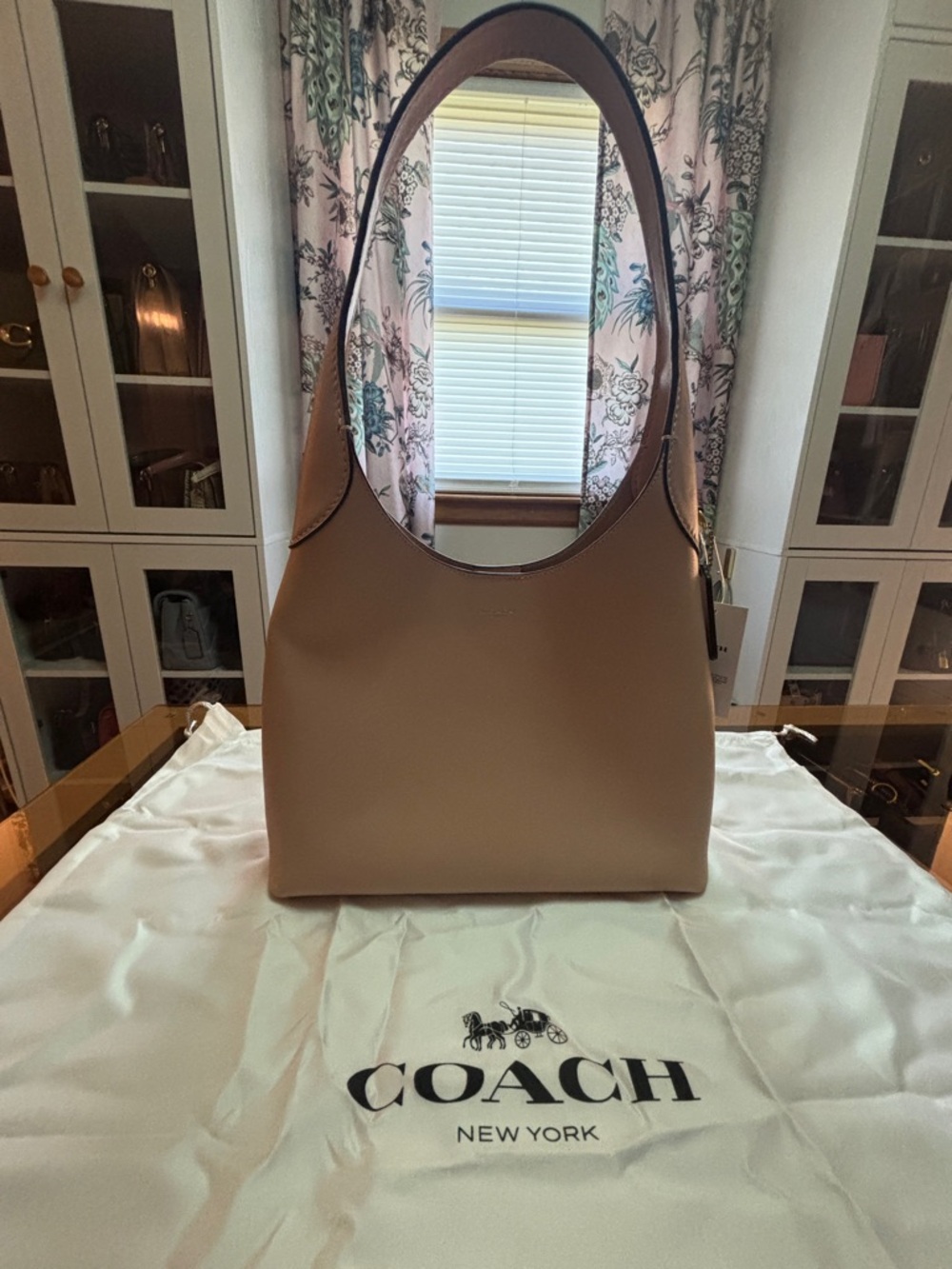 NWT Coach Brooklyn 28 in Cream